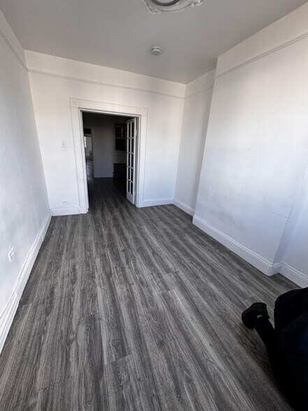 Building Photo - 72 Rose Ave