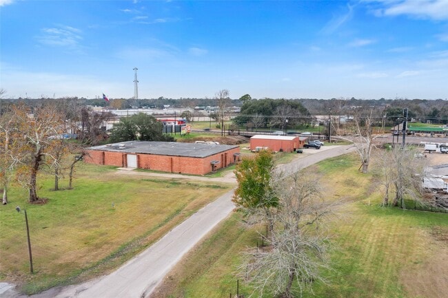 Building Photo - 200 Motel Dr.