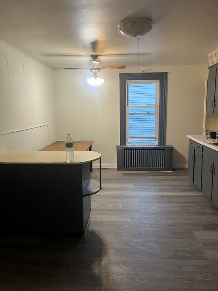 Building Photo - 17 Fonda Ave