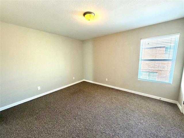 Building Photo - 2337 Bloomfield Dr