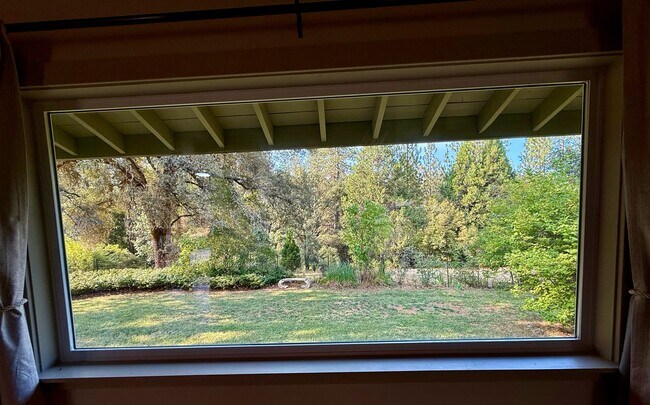 Building Photo - 10070 Garesio Ranch Rd