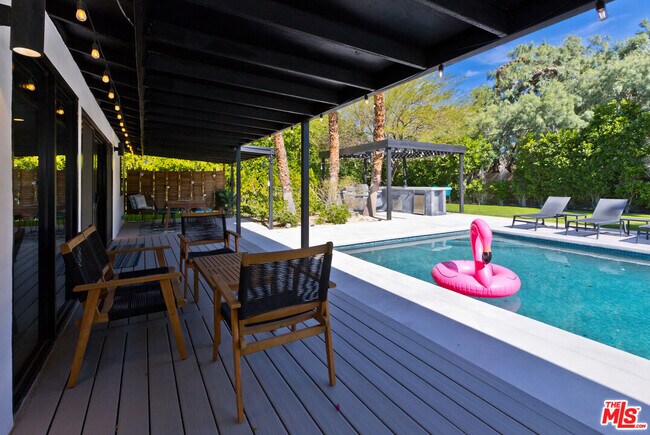 Building Photo - 2660 N Farrell Dr