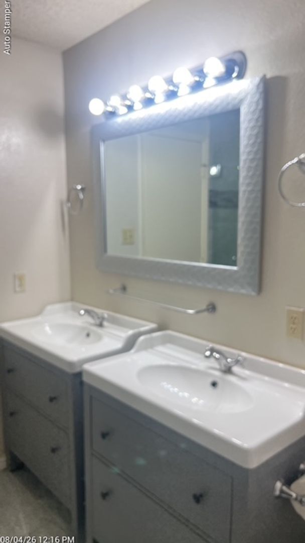 Building Photo - 903 Love Wood Ln