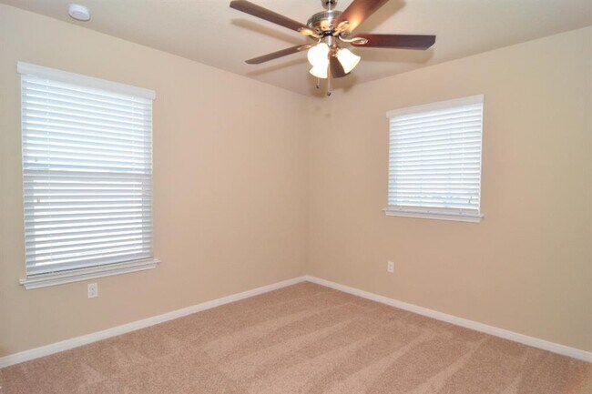 Building Photo - 261 Northern Flicker St