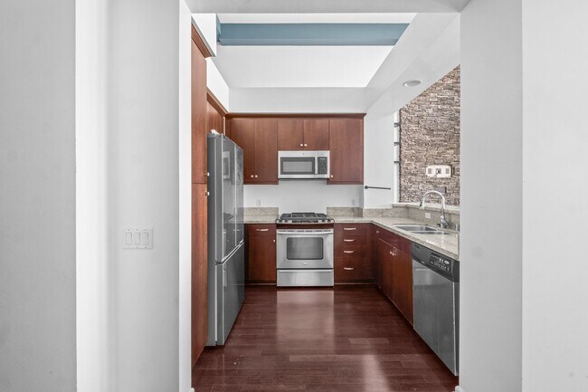Building Photo - 2 Bedroom + 2 Bathroom Condo | Port 121 in Seabridge | Oxnard | Unfurnished