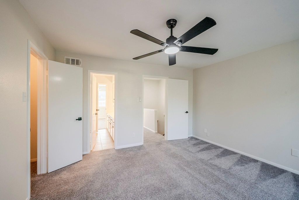 Building Photo - 18209 Vinland Dr