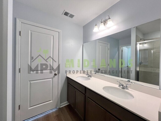 Building Photo - 333 Canary Grass Ct