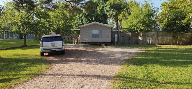 Building Photo - 405 Battlebell Rd