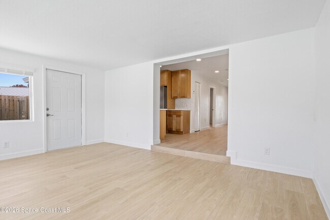 Building Photo - 2076 Abalone Ave