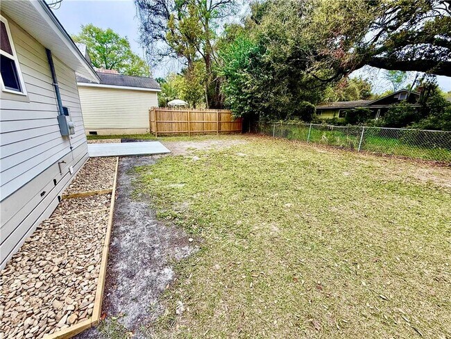 Building Photo - 211 Dartmouth St