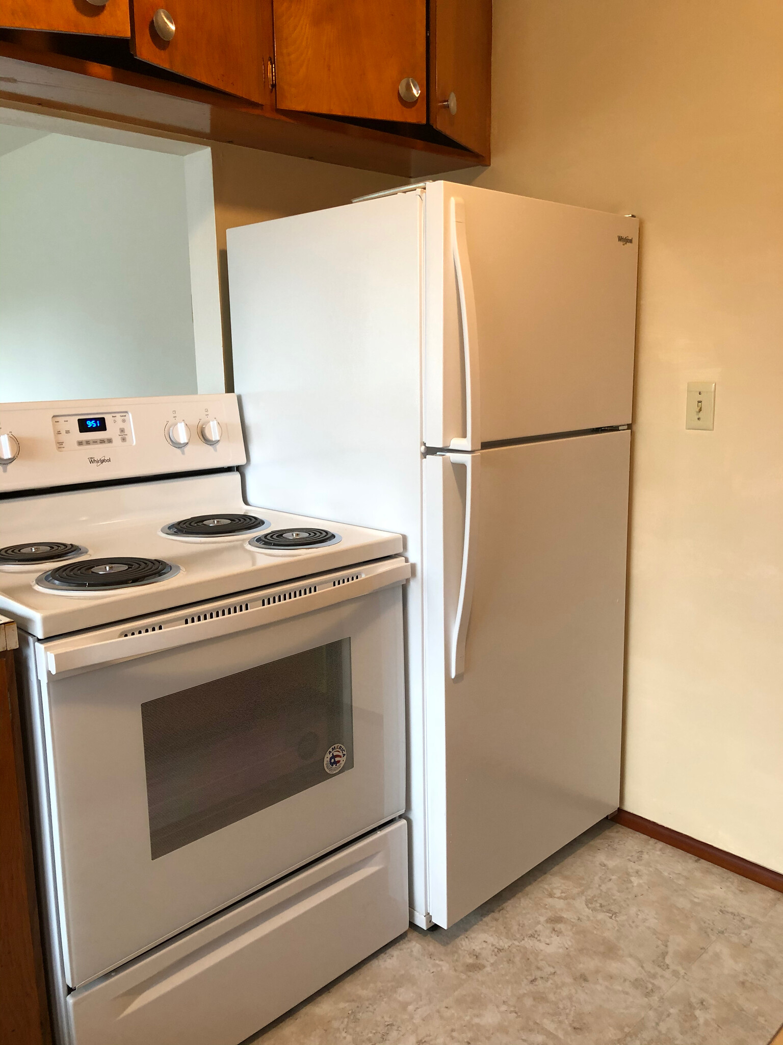 Appliances - 8402 E McKinley Ave