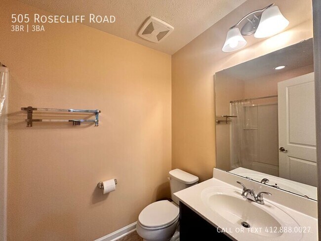 Building Photo - 505 Rosecliff Rd