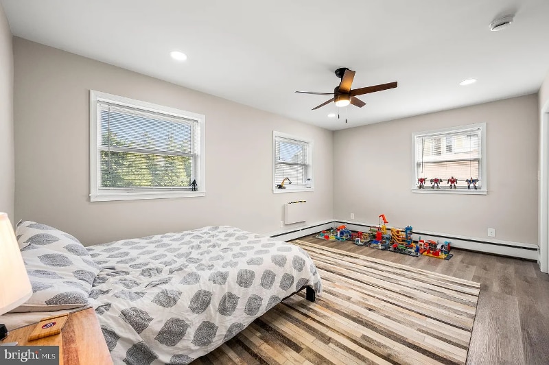 Building Photo - 21 W 7th St