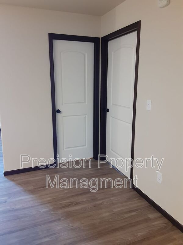 Building Photo - 561 225th St