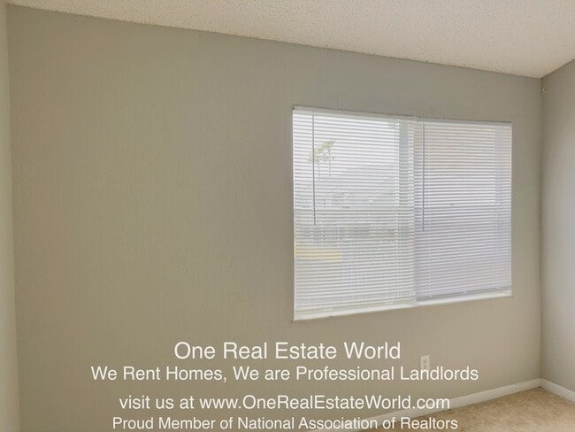 Building Photo - 2504 Woodgate Blvd