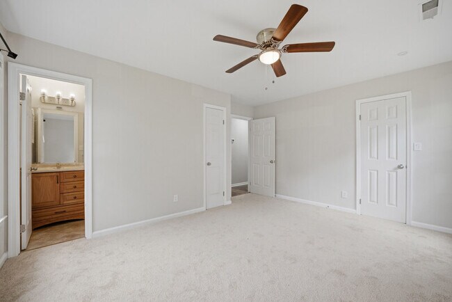 Building Photo - 2252 Newstead Dr