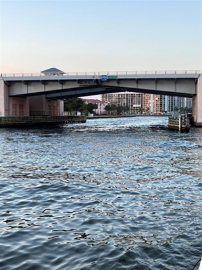 Building Photo - 1825 S Ocean Dr