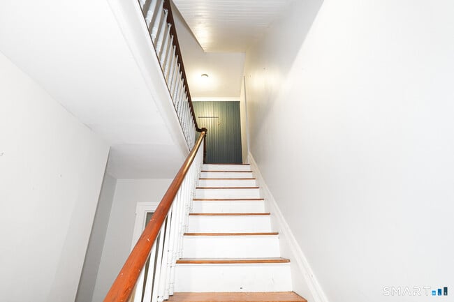 Building Photo - 30 Edgewood St