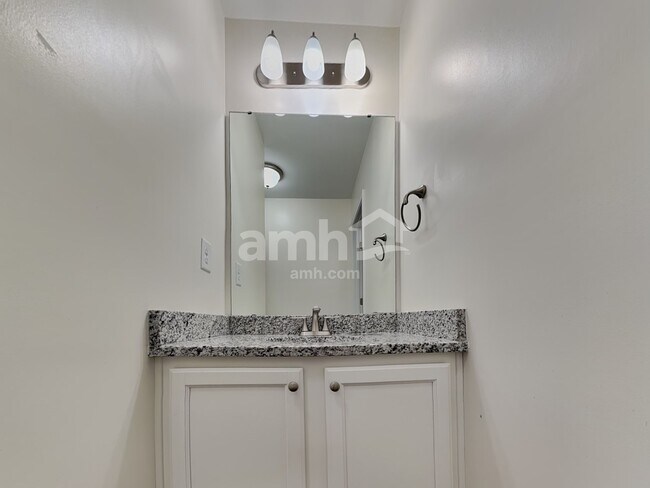 Building Photo - 203 Gregory Dr