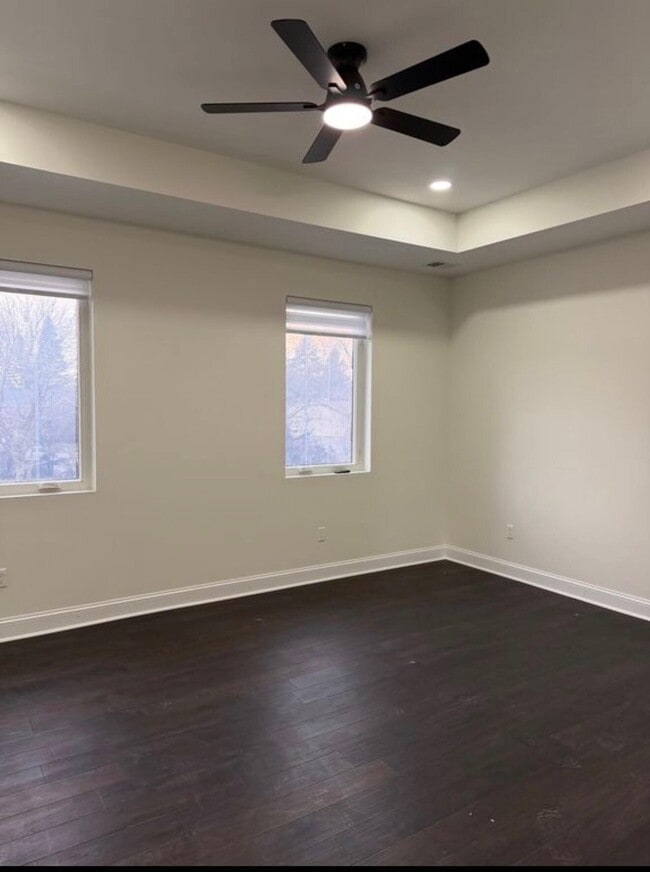 Building Photo - 2544 Eastlawn Ave