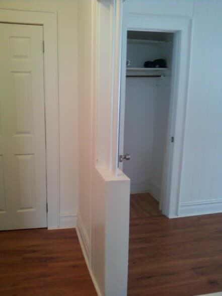 walk-in-closets-(3)-total - 276 Oriental Pl