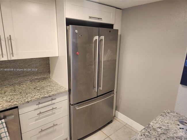 Building Photo - 18071 Biscayne Blvd