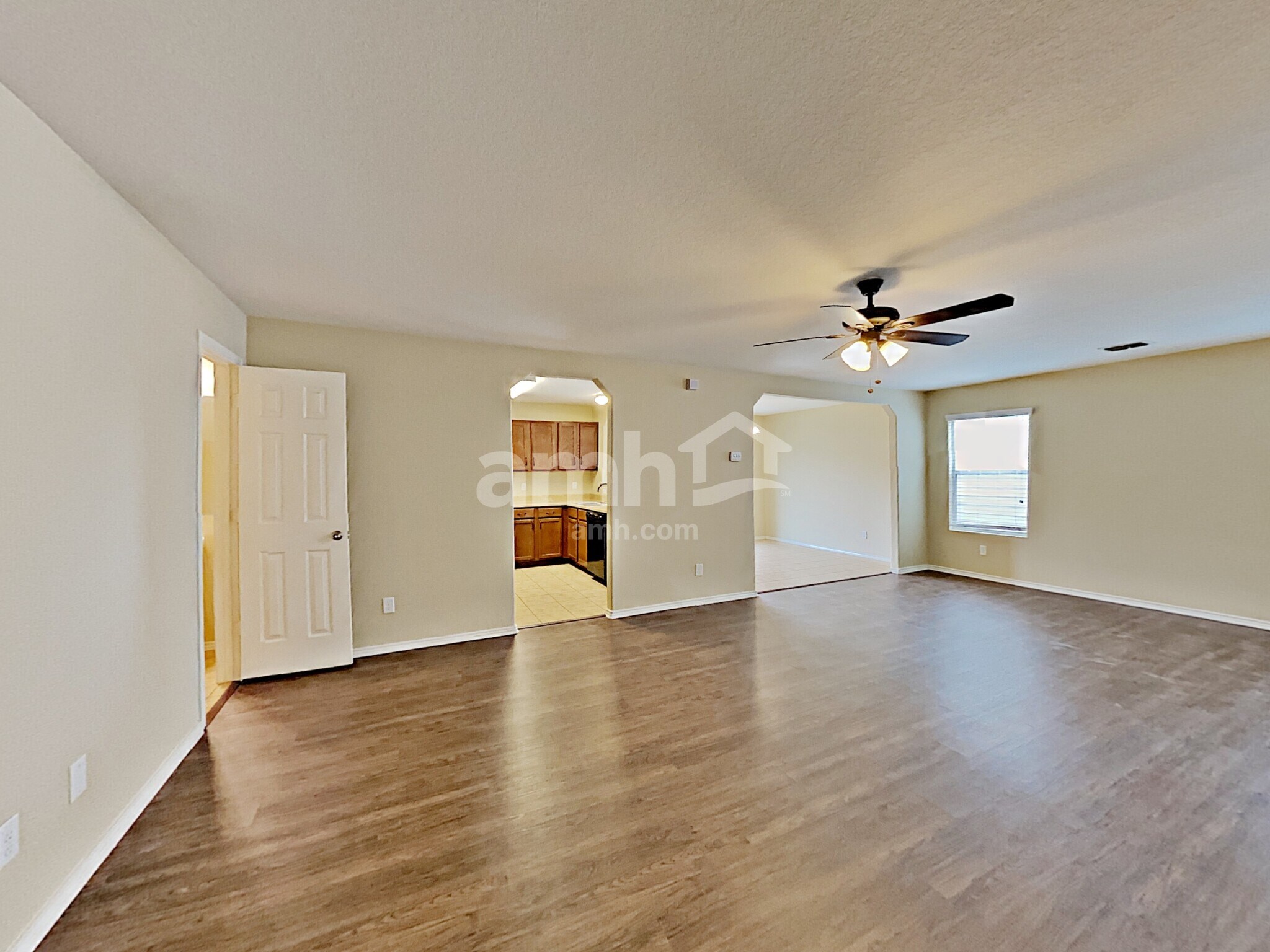 Building Photo - 9210 Pacific Maple