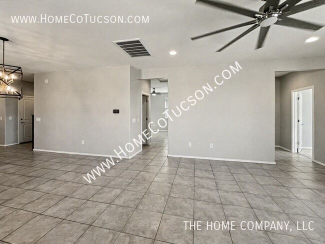 Building Photo - 7140 S Via Gaucho Viejo