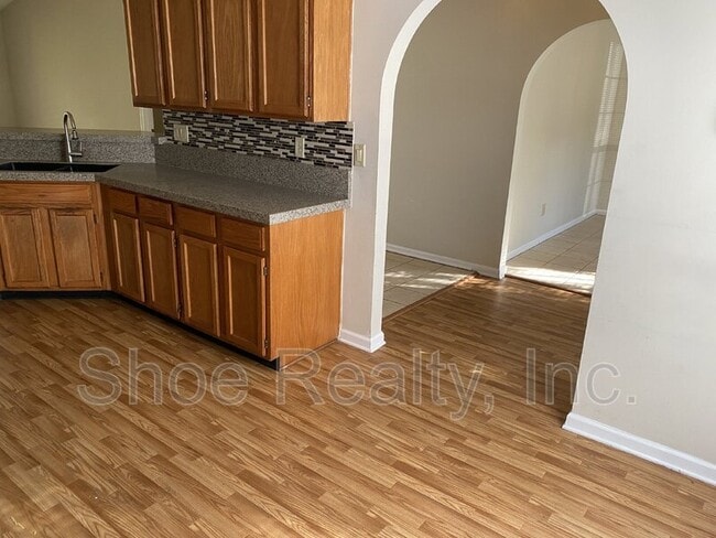 Building Photo - 7751 Fawn Lake Dr S