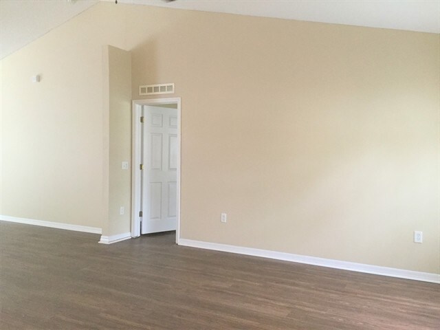 Building Photo - 1959 Alambra Cir