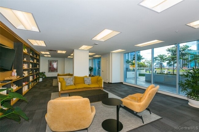 Building Photo - 988 Halekauwila St