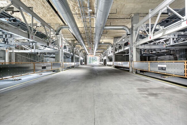 Building Photo - STUNNING MIDTOWN 2BED 2BATH