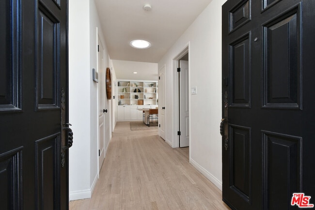 Building Photo - 12614 Morrison St