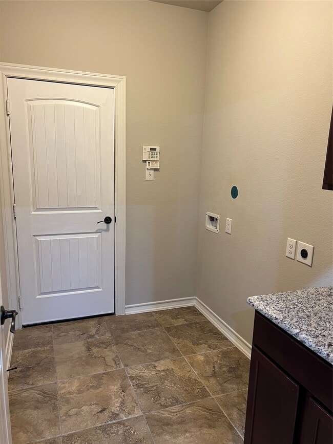 Building Photo - 3518 Christopher Dr