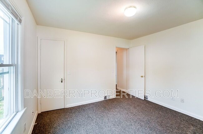 Building Photo - 919 Brookley Blvd