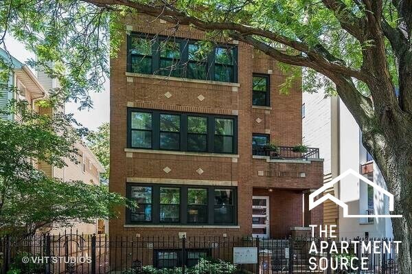 Building Photo - 2310 N Leavitt St