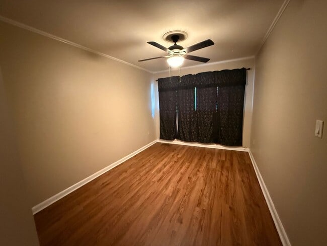 Building Photo - 36 Beechwood Dr