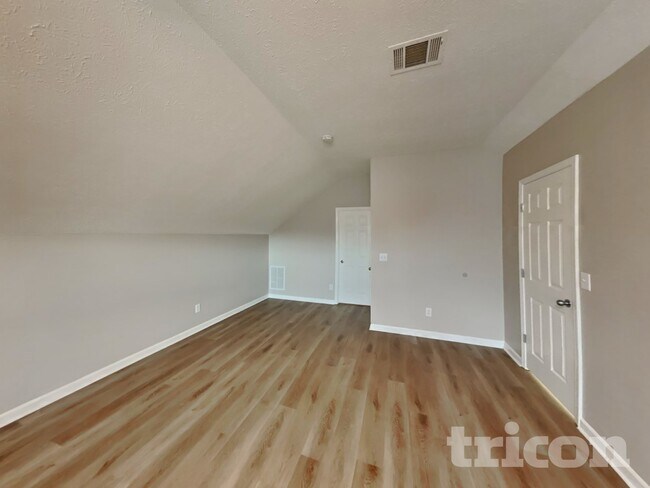 Building Photo - 1811 Packard Ct