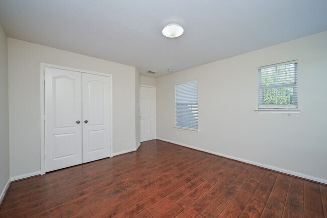 Building Photo - 9403 Coatsworth Dr