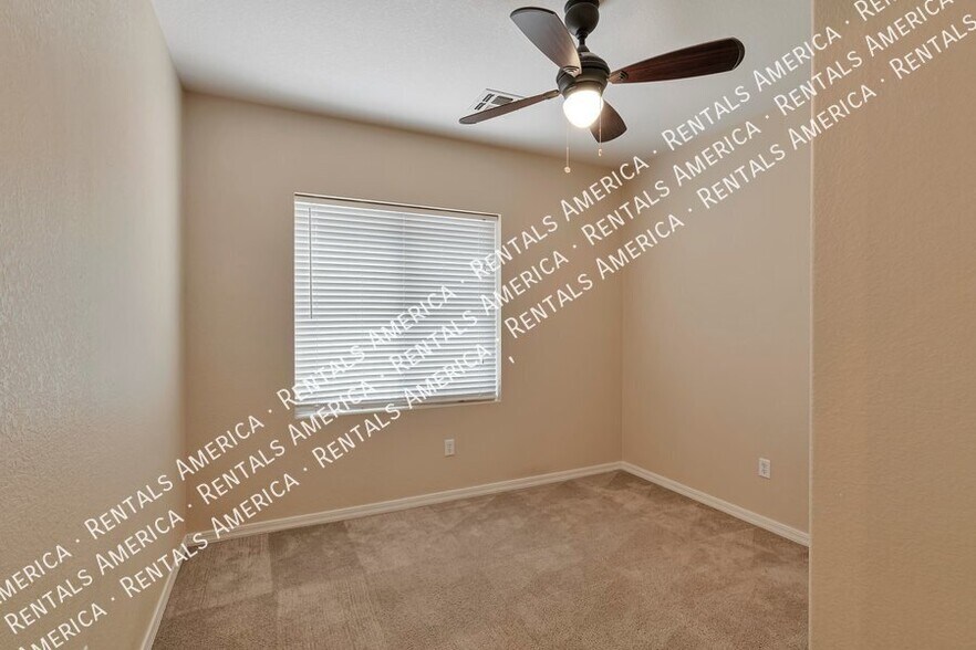 Building Photo - 50 E Camino Limon Verde