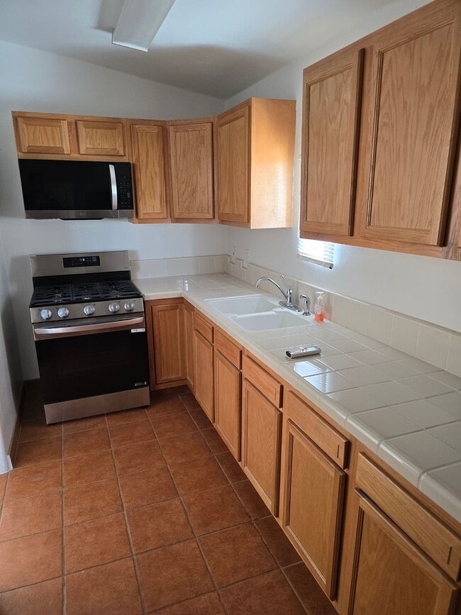 Building Photo - Move In Special!! - Beautifully Renovated ...