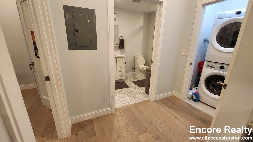 Building Photo - 39 Cummins Hwy