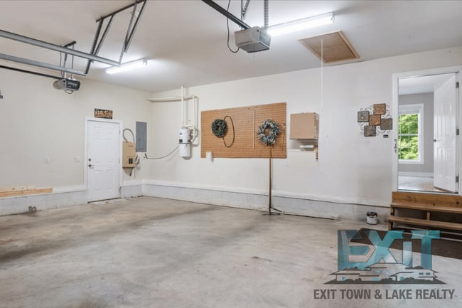 Building Photo - Pristine 3 Bedroom 2 Bath Home in Tanglewo...