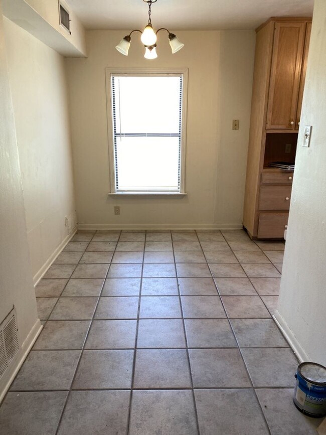 Building Photo - 5917 Kimbrough Dr
