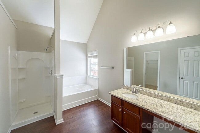 Building Photo - 10545 Barvas St