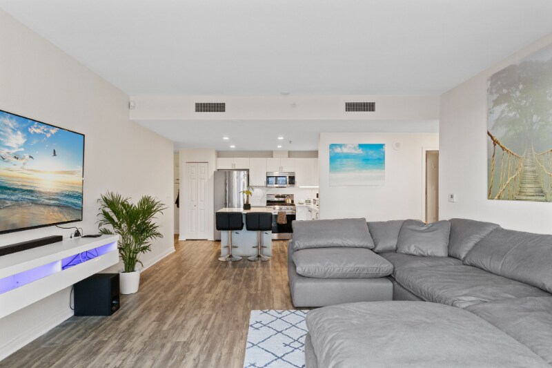 Building Photo - 1240 India St