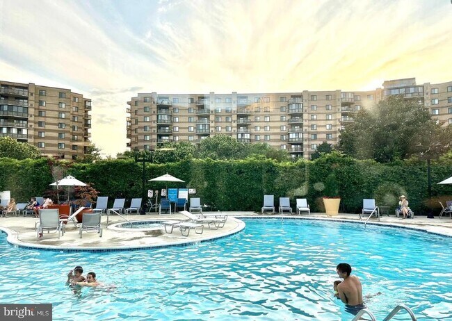 Building Photo - 8380 Greensboro Dr