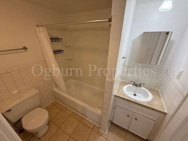 Building Photo - 1034 Franklin St SW