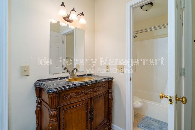 Building Photo - 1206 Ventura Pl