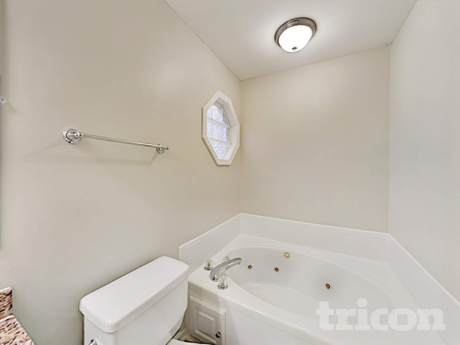 Building Photo - 229 Montclaire Cir